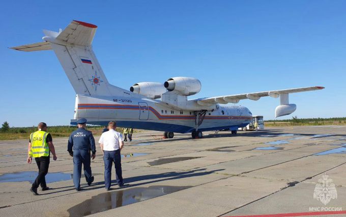 Самолет-амфибия Бе-200 прибыл на Ямал для тушения лесных пожаров