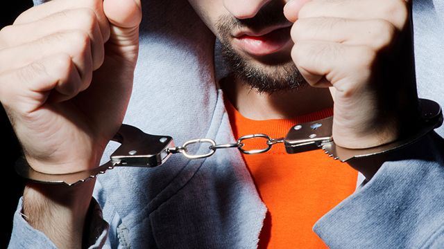 Житель Пермского края, подозреваемый в развратных действиях в отношении несовершеннолетних