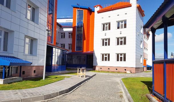 В Тарко-Сале к концу года завершат строительство детсада
