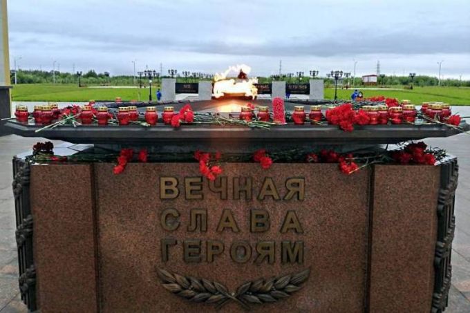 В ЯНАО зажгут 8 982 «Свечи Памяти» об ушедших на фронт ямальцах