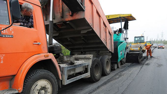 На Ямале решили существенно увеличить траты на дорожное строительство