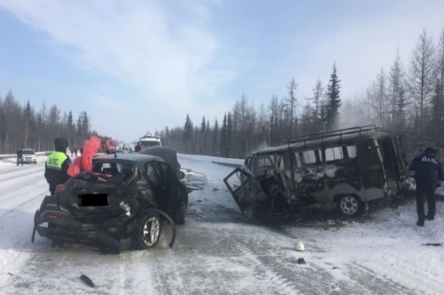 Под Новым Уренгоем две иномарки вынесло на встречную полосу прямо под «УАЗ»