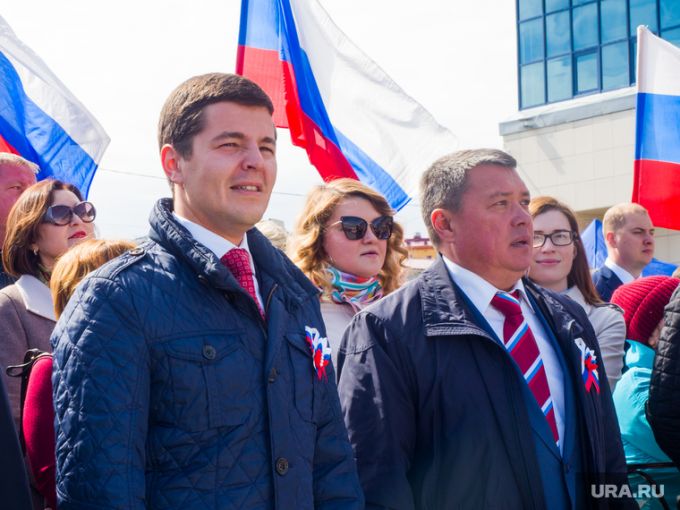 Губернатор ЯНАО прошел в колонне Бессмертного полка.