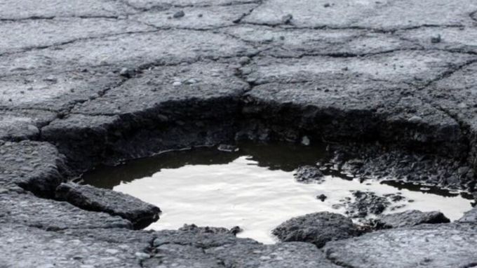 В Надыме прокуратура вмешалась в инцидент с упавшим в яму маленьким ребеноком