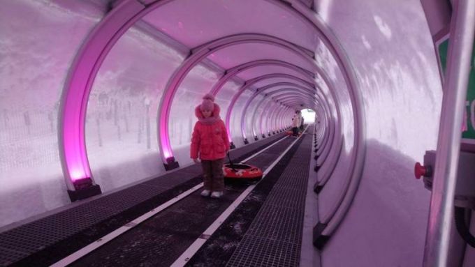 В городском парке Ноябрьска запустили горки-аттракционы