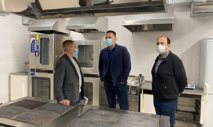 В Новом Уренгое отремонтируют все школьные столовые