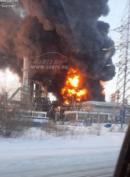 В Тюмени загорелся нефтеперерабатывающий завод