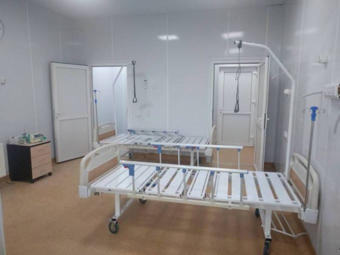 В инфекционный госпиталь в Новом Уренгое завозят мебель и оборудование