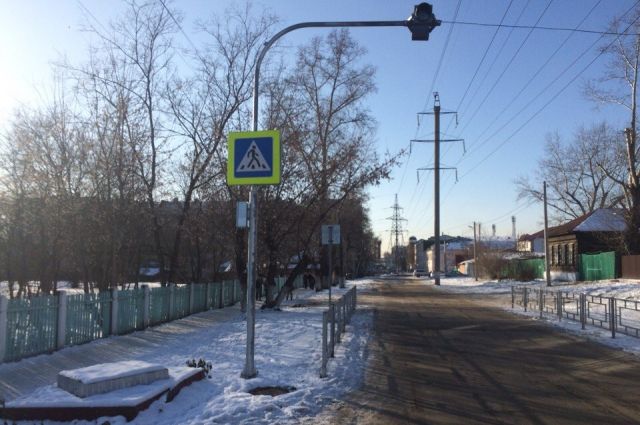 В Новом Уренгое Мерседес сбил женщину