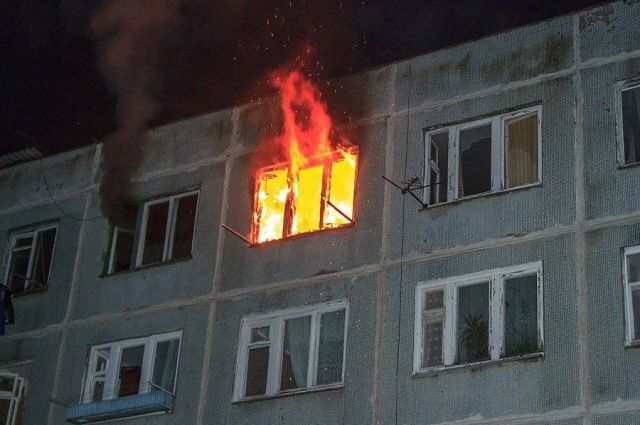 Одиннадцать человек спасено сегодня ночью на пожаре в Ноябрьске