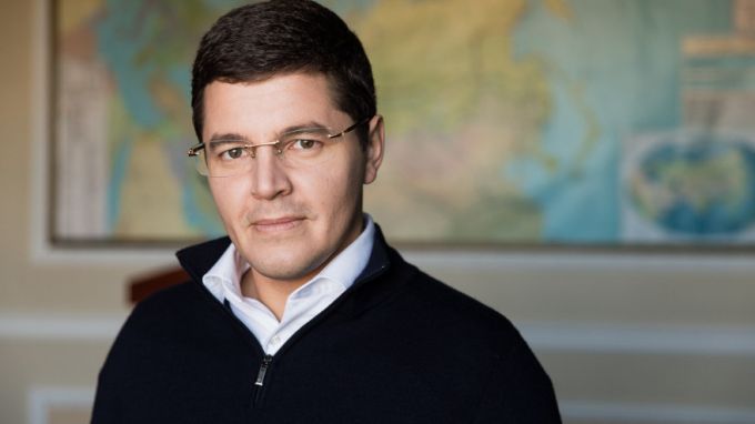 Дмитрий Артюхов поздравил ямальцев с 92-ым днем рождения округа