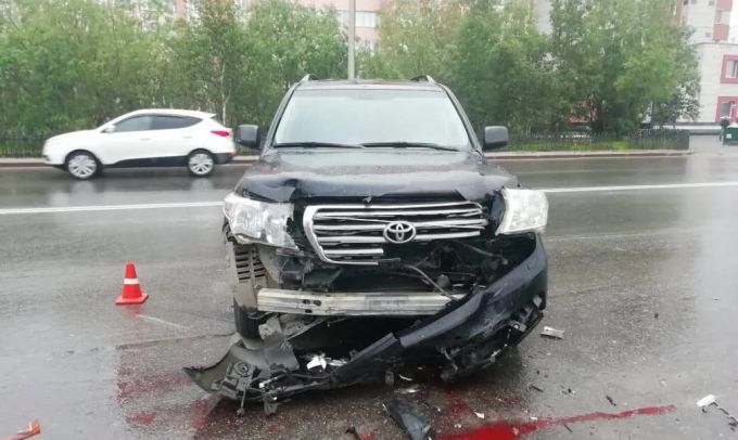 На Ямале столкнулись Тойота и ВАЗ. Есть пострадавший