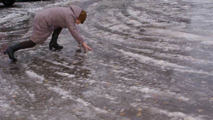 В воскресенье на большей части Ямала ожидается ветер и снег с дождём