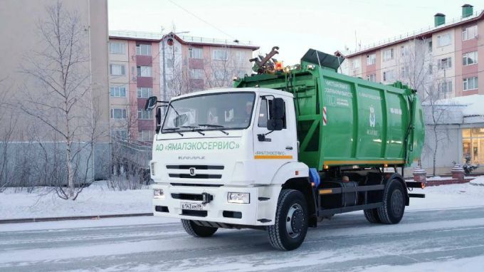 В ЯНАО из-за сильных холодов корректируют работу мусоровозов