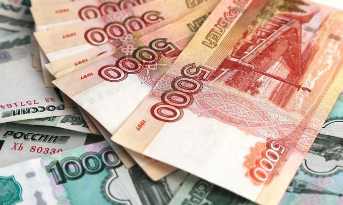 Пенсионера обманули на желании перевести рубли в доллары