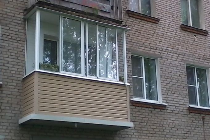 В Надыме на балконе найден мертвый младенец