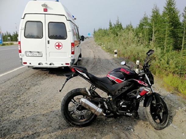В Новом Уренгое пьяный мотоциклист устроил ДТП с пострадавшим