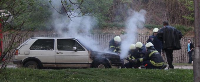 За сутки пожарные Ямала потушили три жилых дома и автомобиль