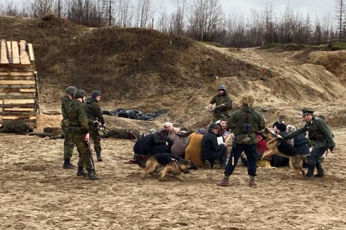 Бойцы Красной армии выбили фашистов из оккупированной деревни в окрестностях Нового Уренгоя
