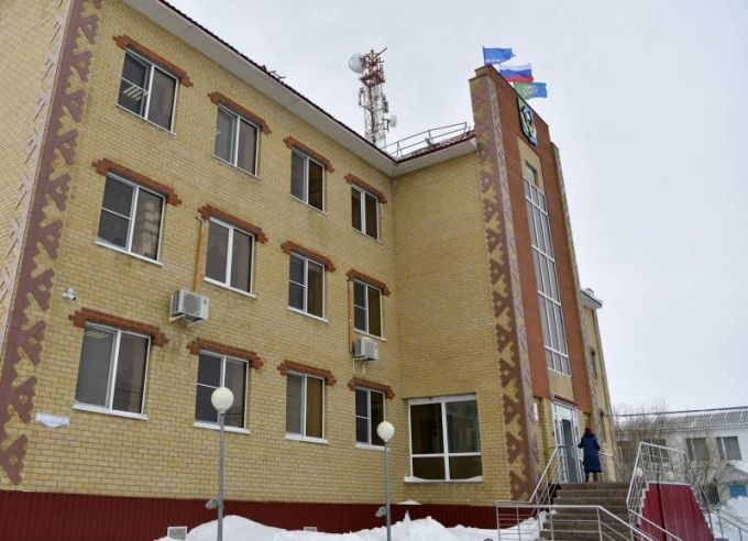 В Аксарке обманутые дольщики получили сертификаты на жильё
