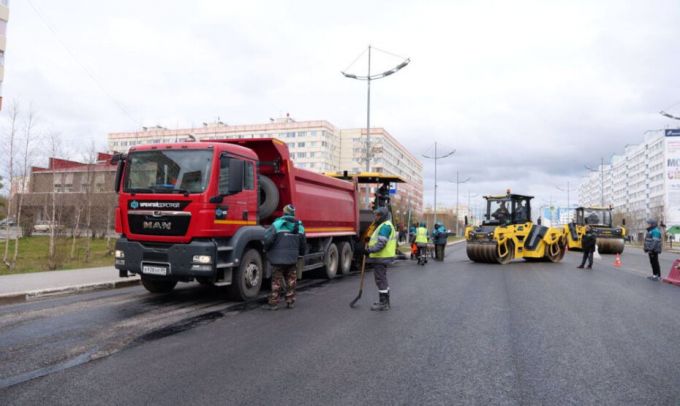 Завершился ремонт дороги на центральном проспекте в Новом Уренгое