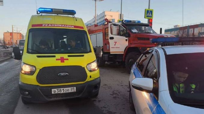 В Новом Уренгое ДТП со скорой помощью попало на видео