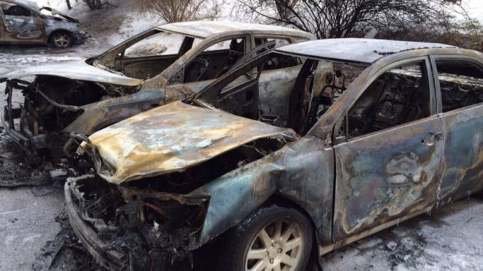 Ночью в Ноябрьске вспыхнули сразу три автомобиля