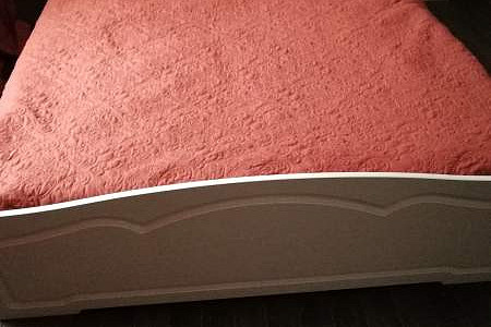 Двуспальная кровать